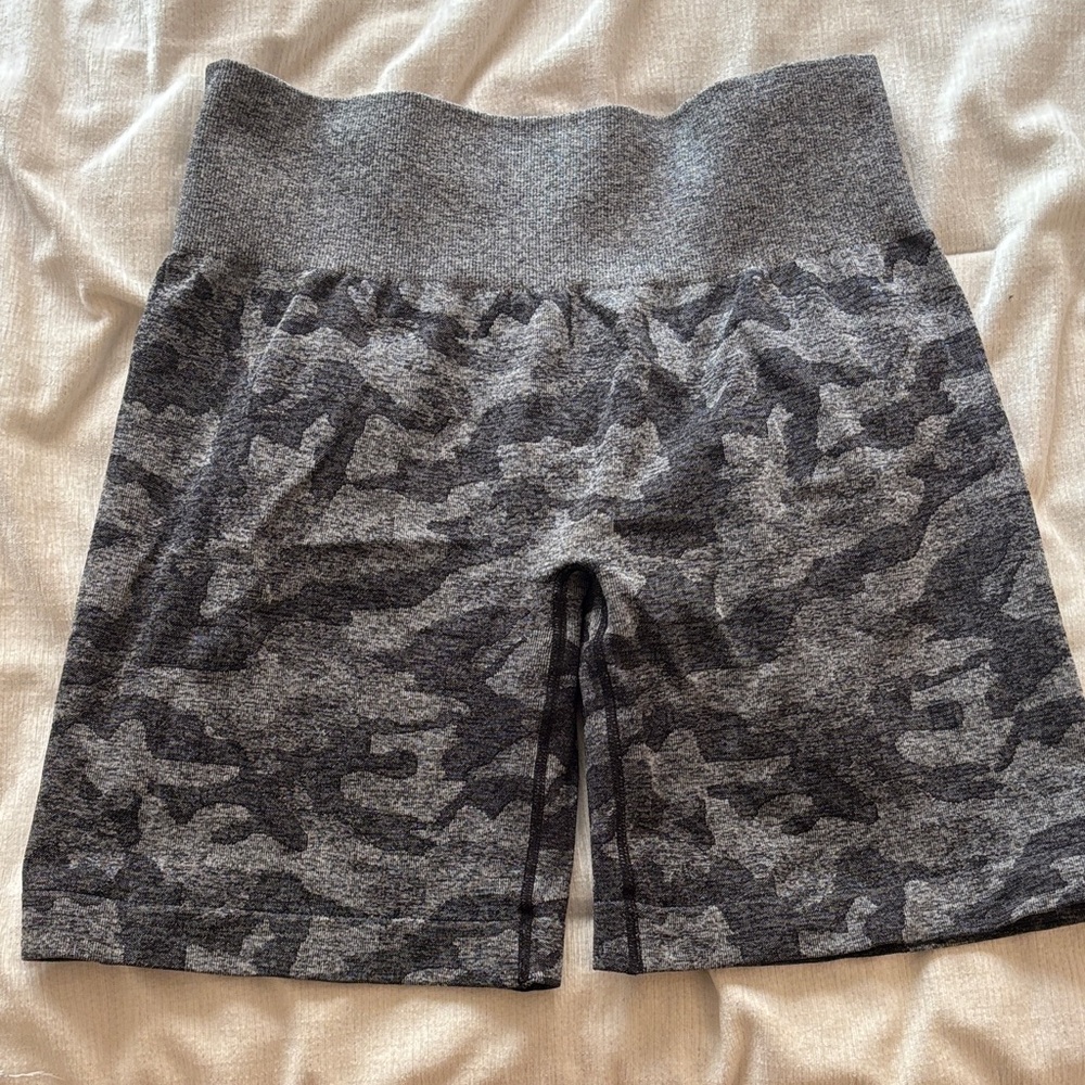NVGTN Women's Gray Camo Bike Shorts